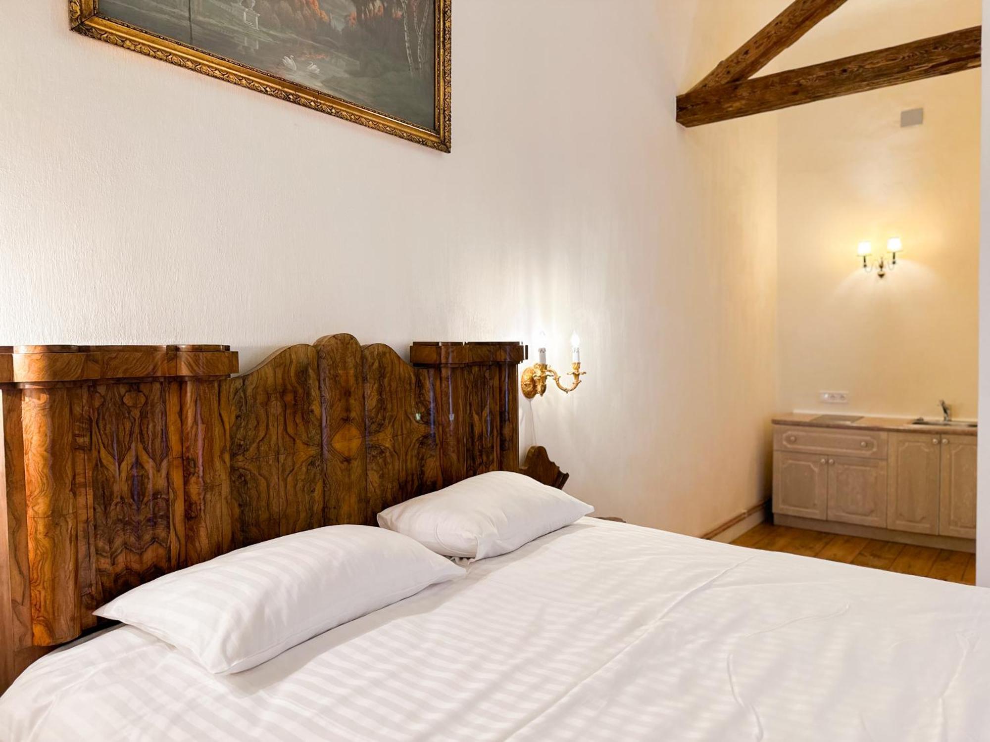 Edoles Pils Hotel Buitenkant foto