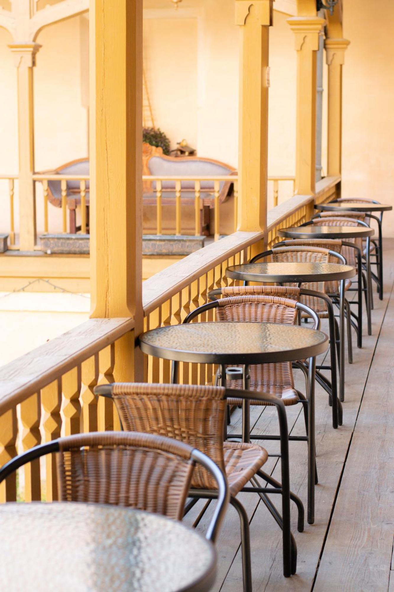 Edoles Pils Hotel Buitenkant foto