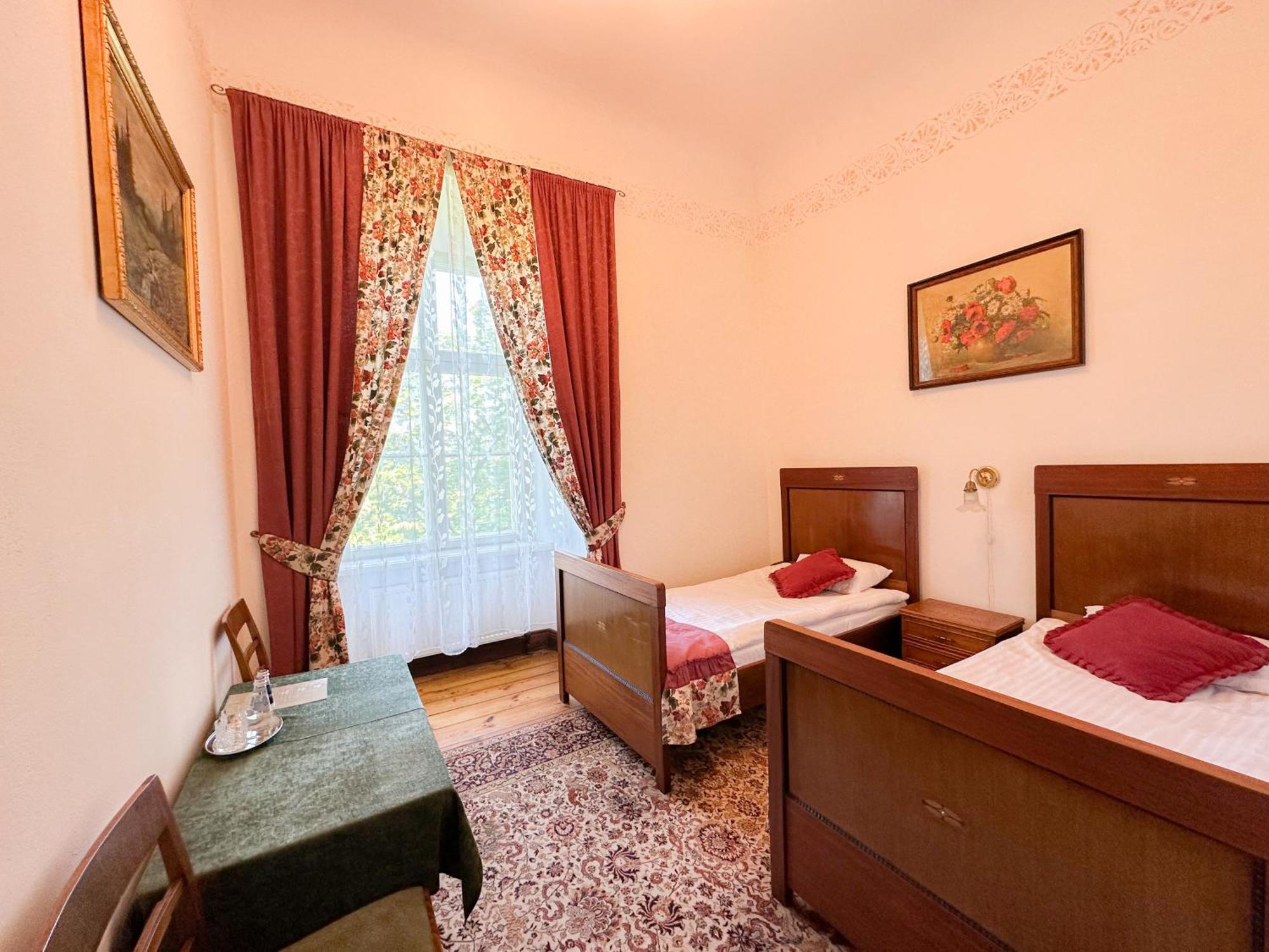 Edoles Pils Hotel Kamer foto